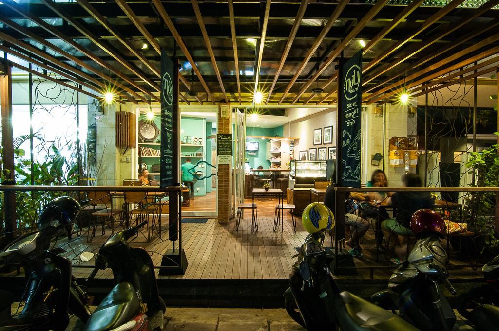 Nau Here Hostel Kuta  Exterior photo